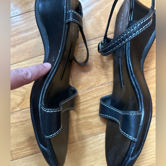 Kenneth Cole Reaction open toe wedges.  Size 8 1/2 - Picture 5 of 8